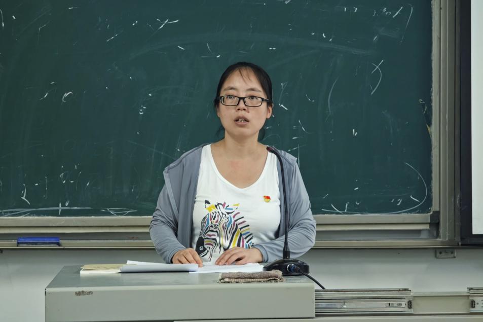 覃昕老师讲话