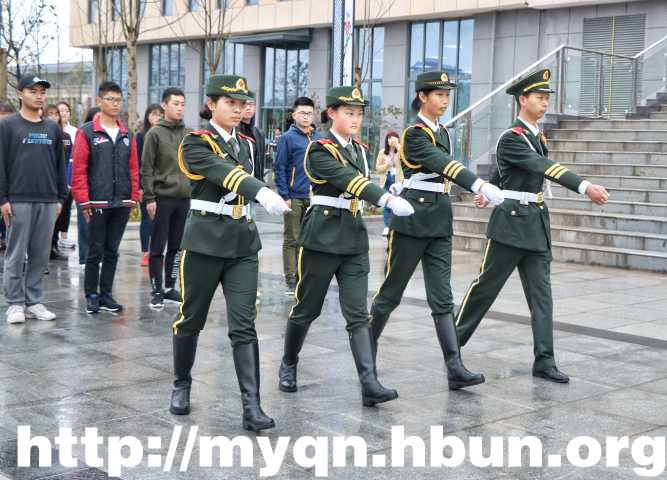 我校国旗护卫队协助科技学院进行国旗护卫队招新 民大青年网